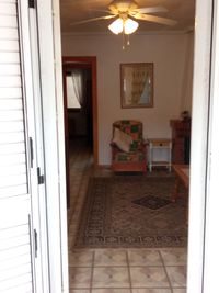 8) Front door looking into the lounge